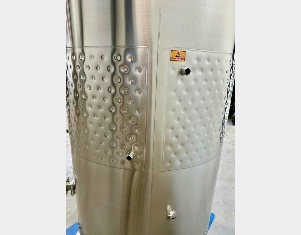 Cuve inox 316L - Circuit nid d'abeilles - Fond bombé sur pieds fermée