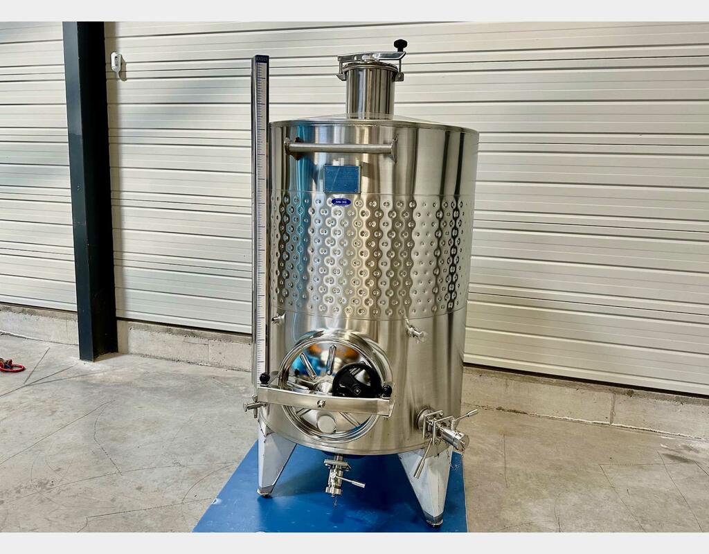 316L stainless steel tank - Honeycomb circuit - Curved bottom on closed feet