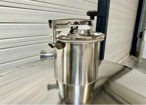 Cuve inox 316L - Circuit nid d'abeilles - Fond bombé sur pieds fermée