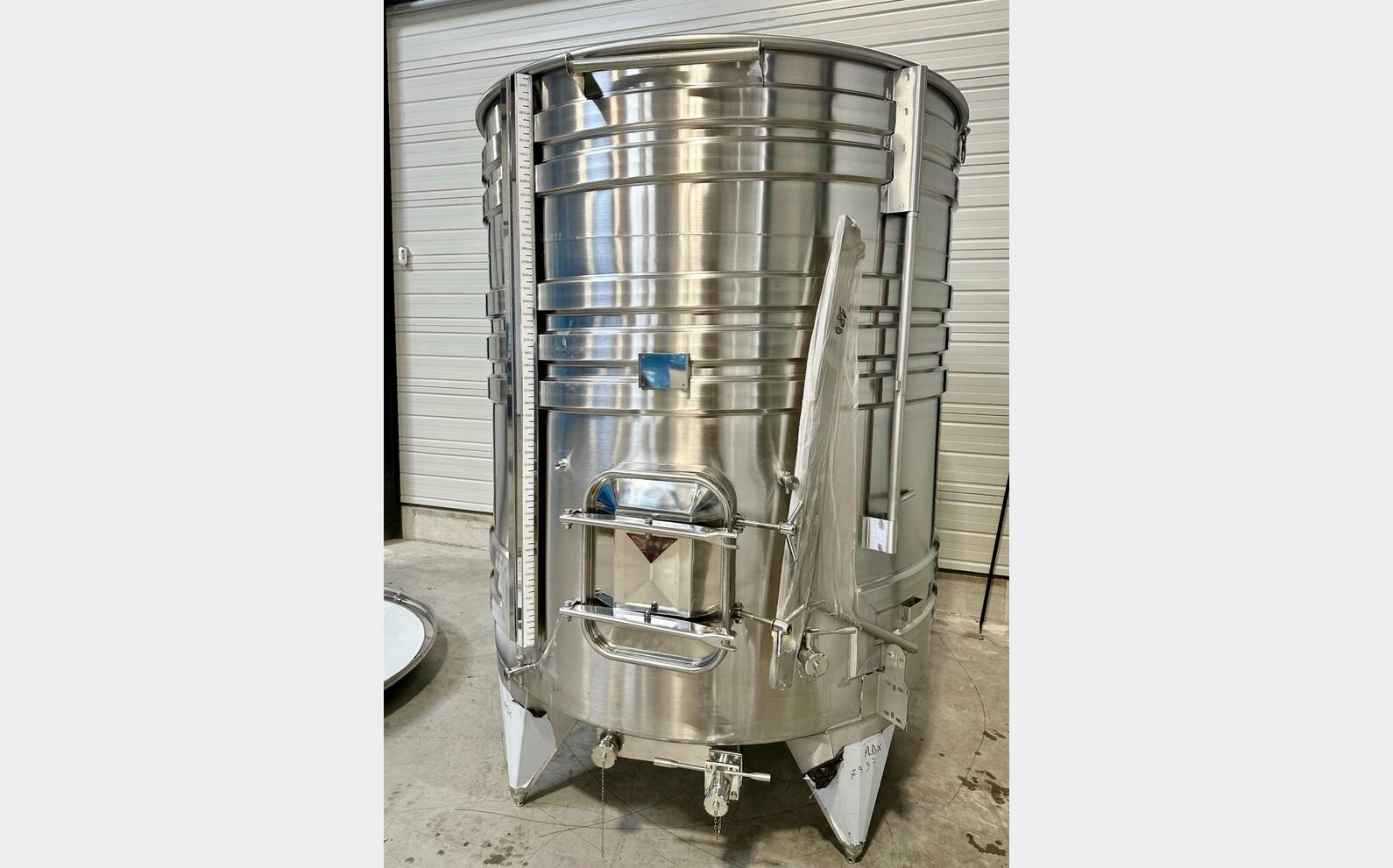 Cuve inox 316L - Circuit serpentin 48.93 HL (4 893 litres) ARSILAC