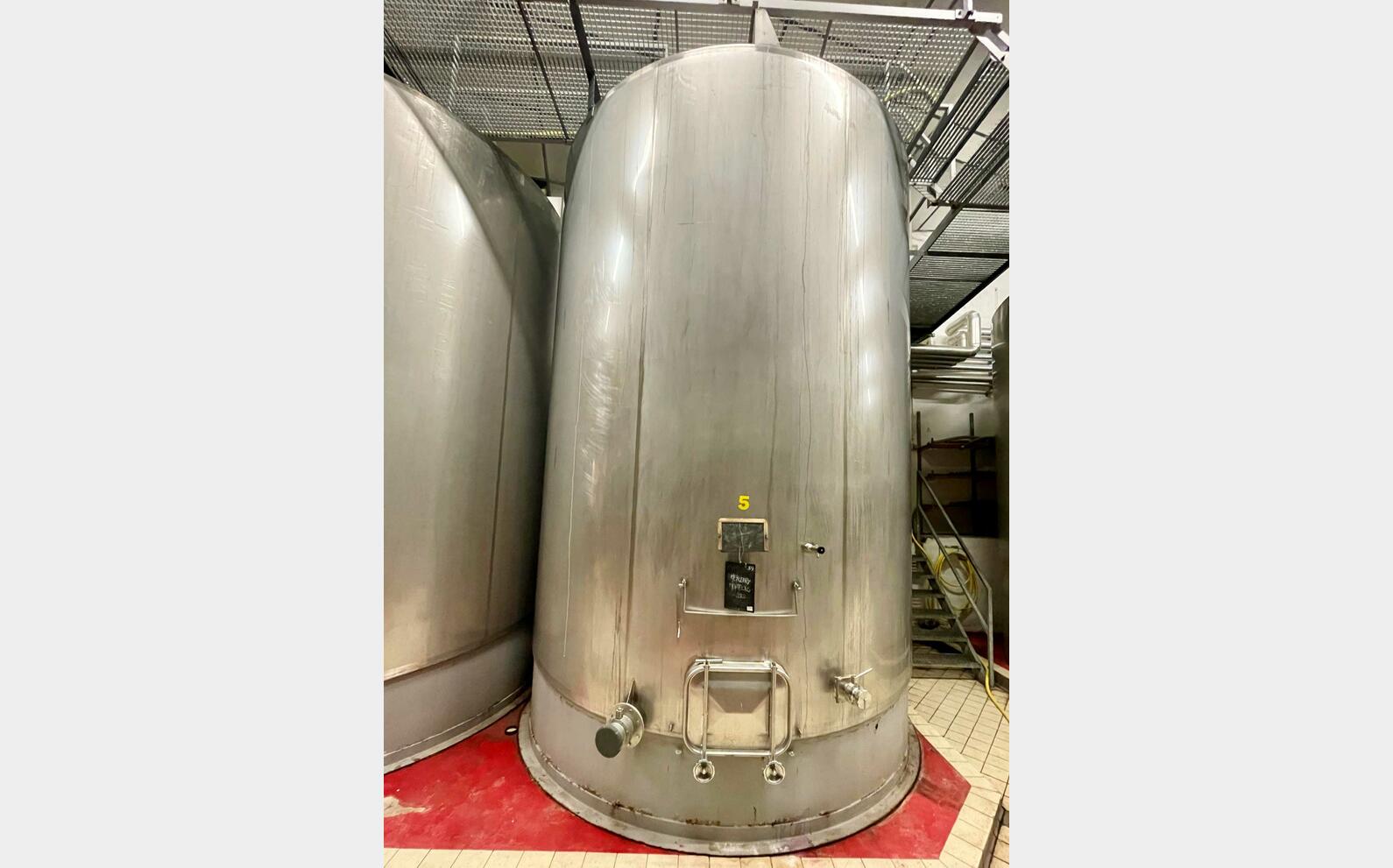 304 ss tank - Closed 323 HL (32,300 litres)