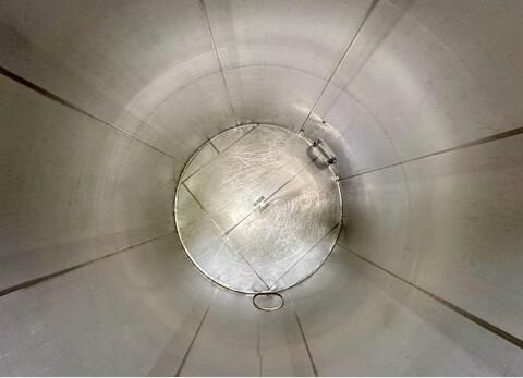 304 ss tank - Closed 323 HL (32,300 litres)