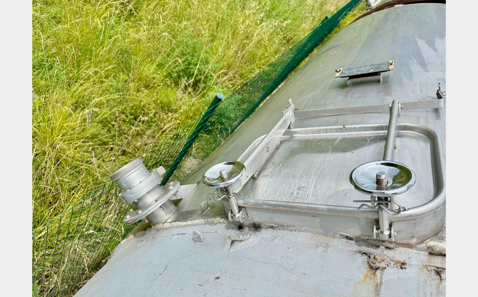 Cuve inox 304 - Ferm&eacute;e 323 HL (32 300 litres)