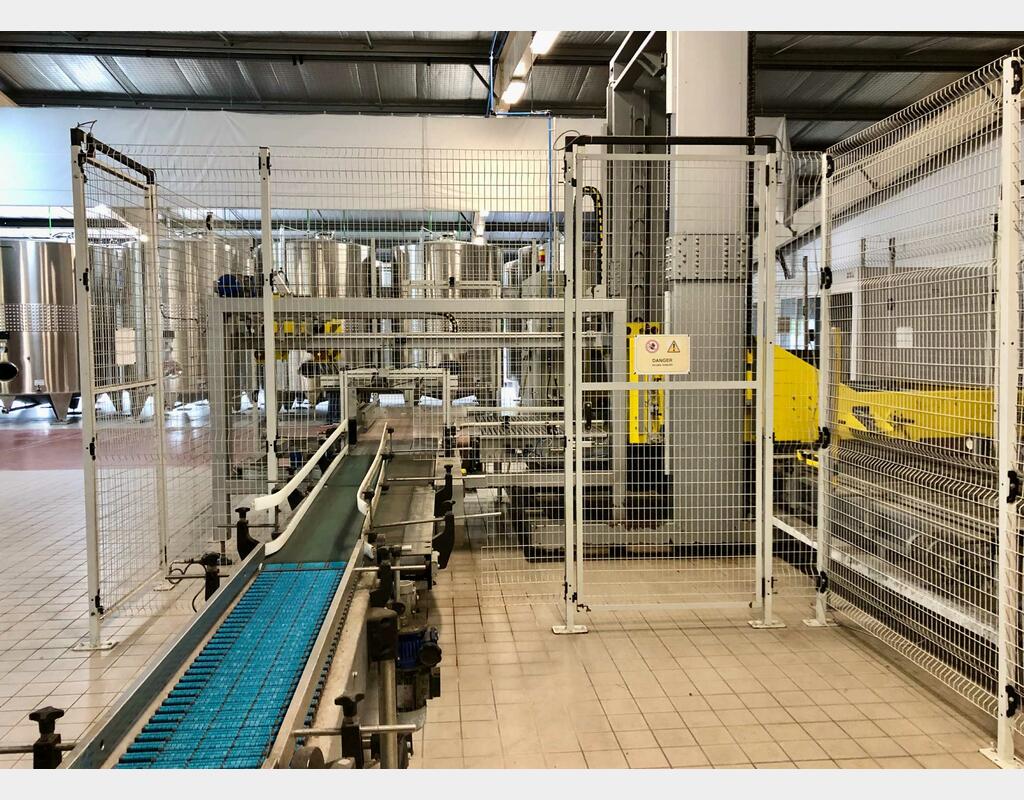 SIAT case erector and turner - ITALPAL palletiser/returner
