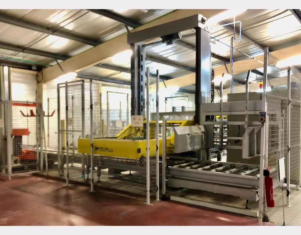 SIAT case erector and turner - ITALPAL palletiser/returner
