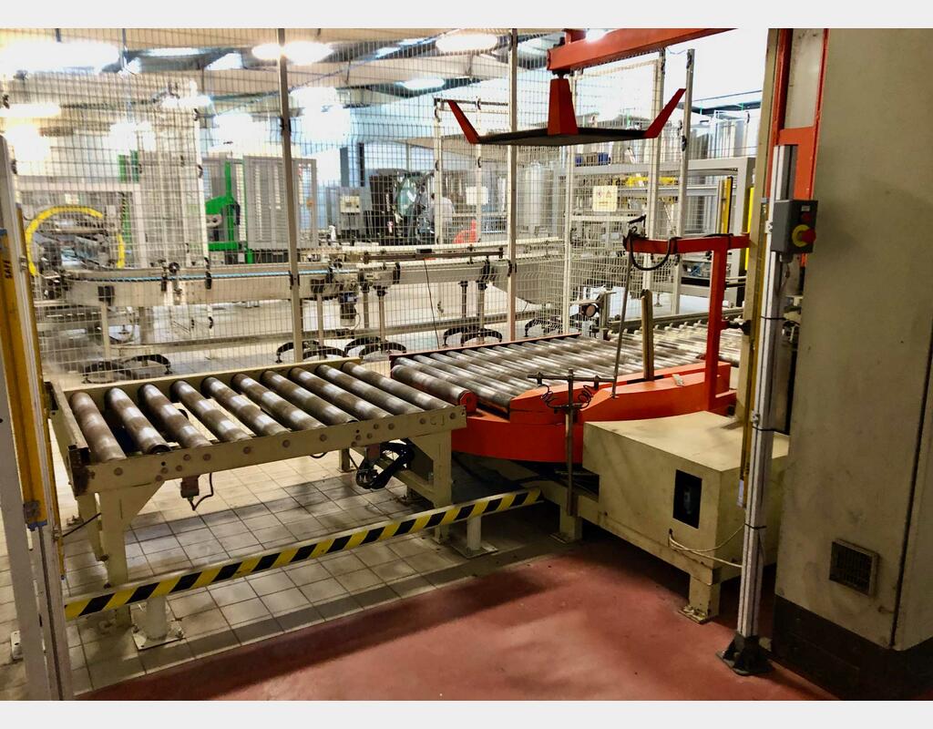 SIAT case erector and turner - ITALPAL palletiser/returner
