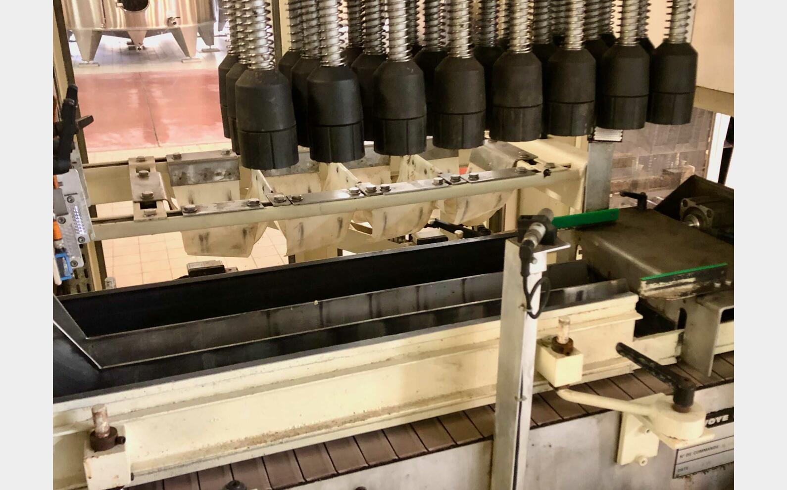 SIAT - Forming and closing machine SIAT / SAVOYE