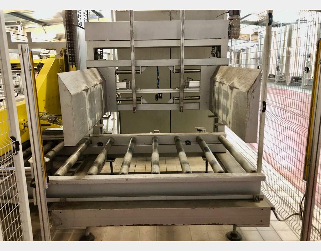 SIAT case erector and turner - ITALPAL palletiser/returner
