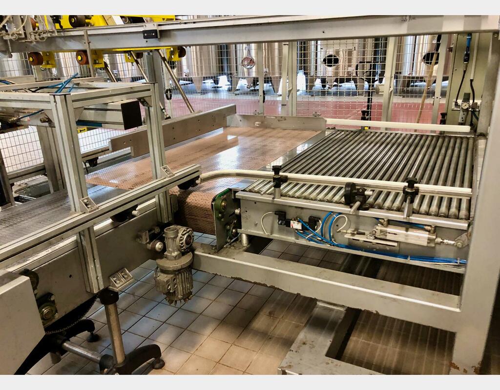 SIAT case erector and turner - ITALPAL palletiser/returner