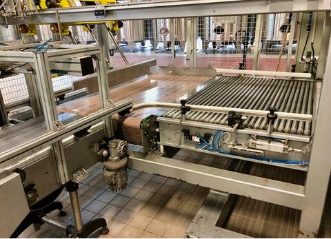 SIAT case erector and turner - ITALPAL palletiser/returner