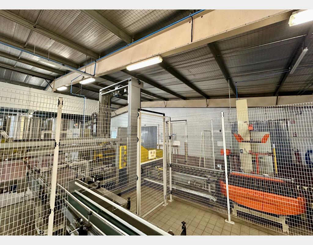 SIAT case erector and turner - ITALPAL palletiser/returner