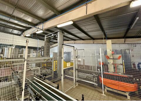 SIAT case erector and turner - ITALPAL palletiser/returner