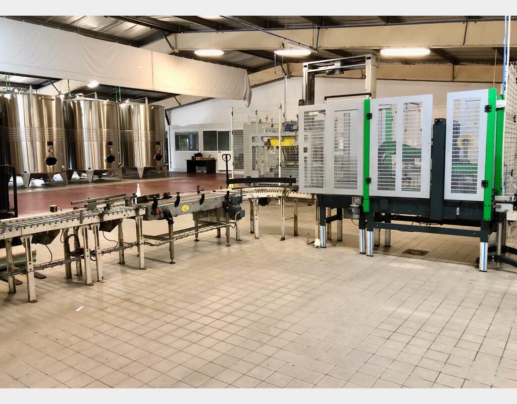 Forming and packing machine - Closing machine