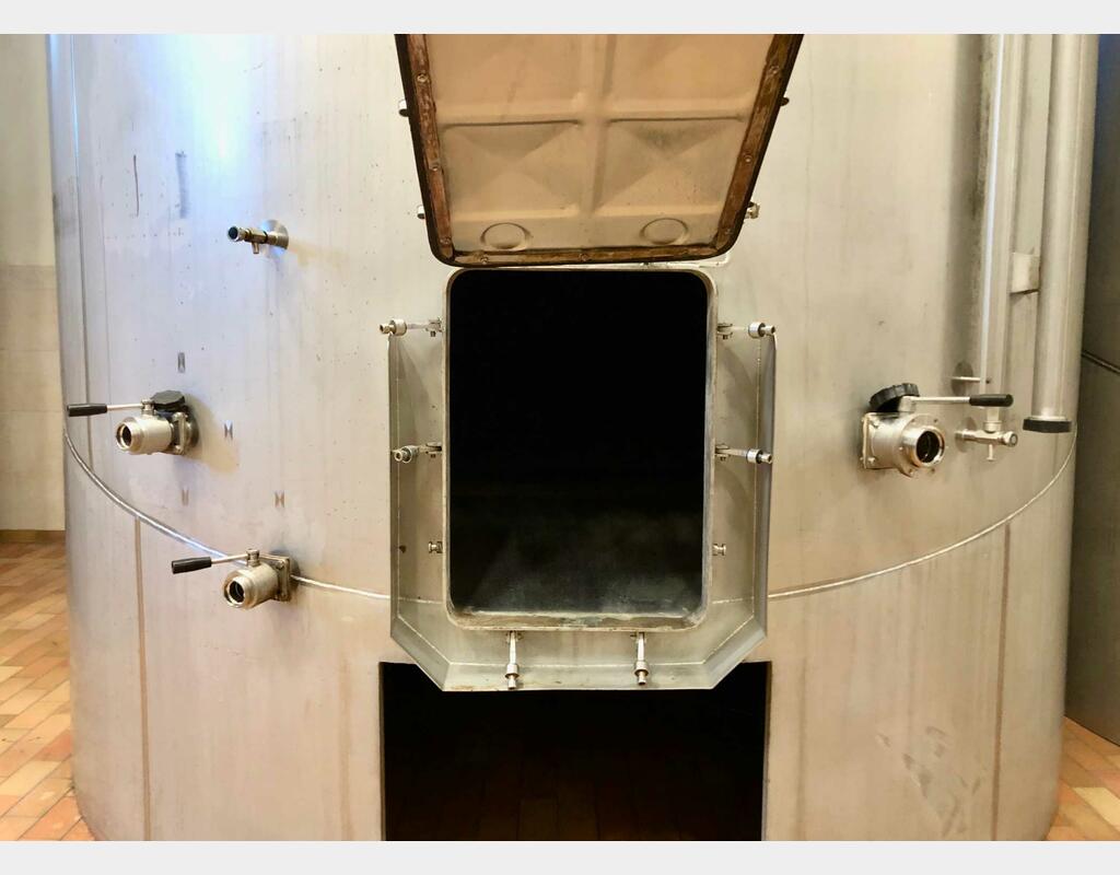 Cuve inox 304 thermorégulée - Fond plat incliné 22% sur jupe
