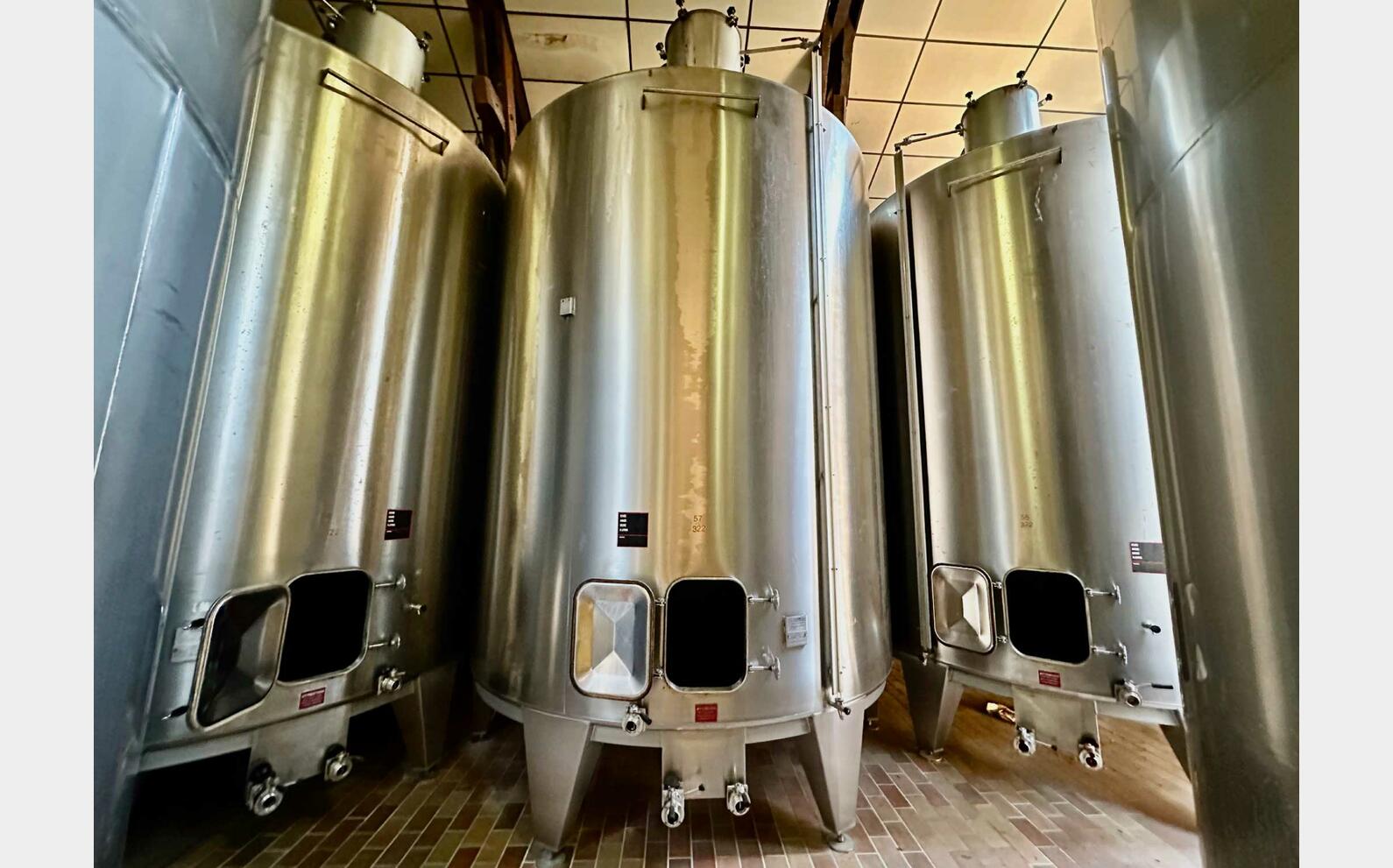 304 ss tank - Closed 322 HL (32,200 litres) LEJEUNE