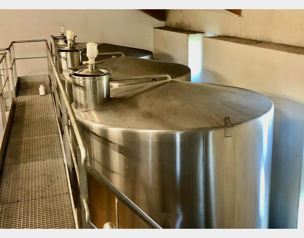 Cuve inox 304 fermée - Fond plat incliné 2% sur radier