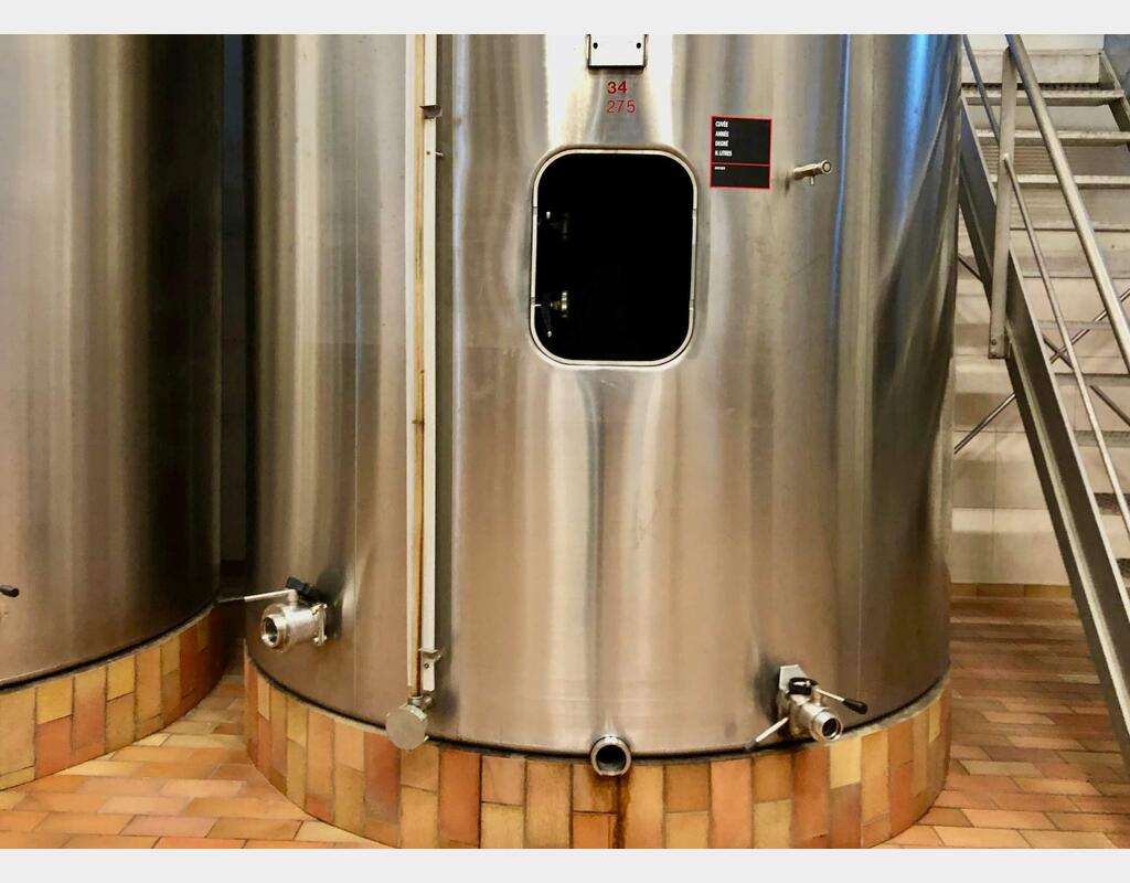 Cuve inox 304 fermée - Fond plat incliné 2% sur radier