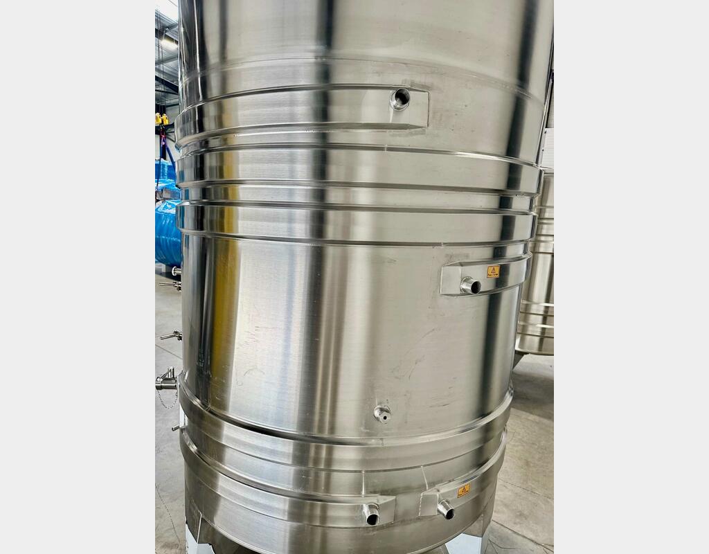 Cuve inox 316L - Circuit serpentin - Fond plat incliné - Fermée