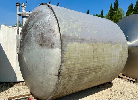 Closed fibre tank on feet - Curved bottom