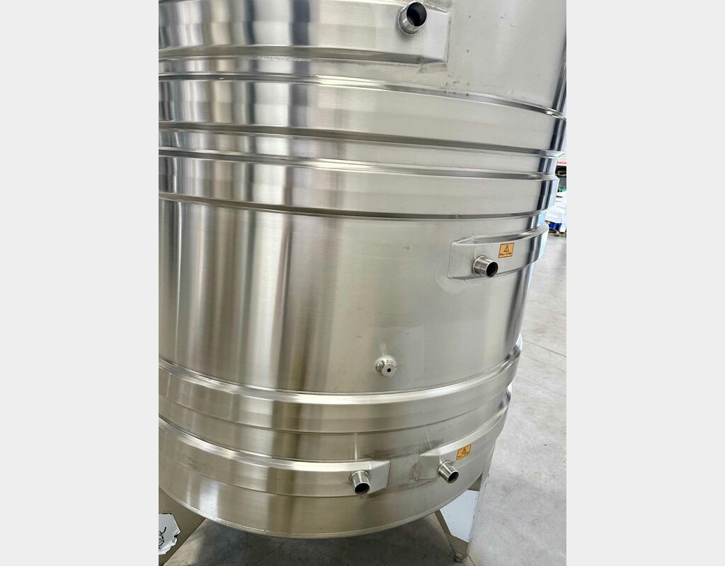 Cuve inox 316L - Circuit serpentin - Fond plat incliné - Fermée