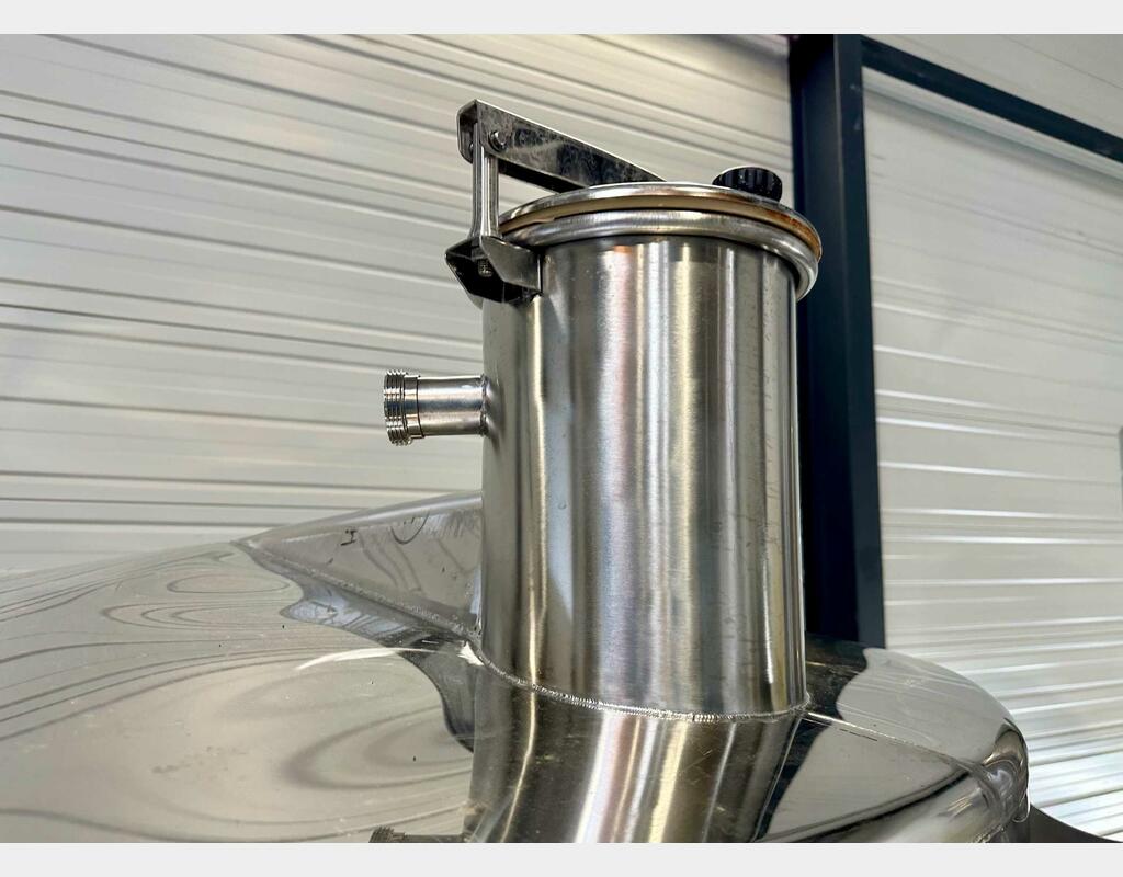 Cuve inox 316L - Circuit serpentin - Fond plat incliné - Fermée