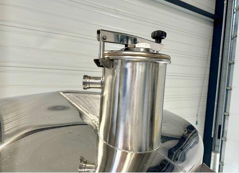 316L stainless steel tank - Coil circuit - Flat sloping bottom - Closed