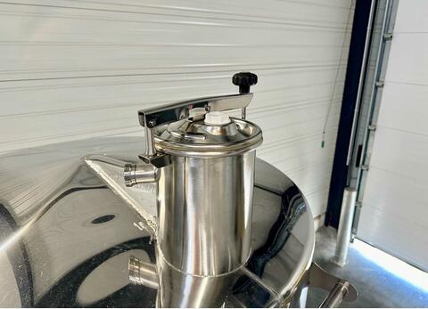 316L stainless steel tank - Coil circuit - Flat sloping bottom - Closed