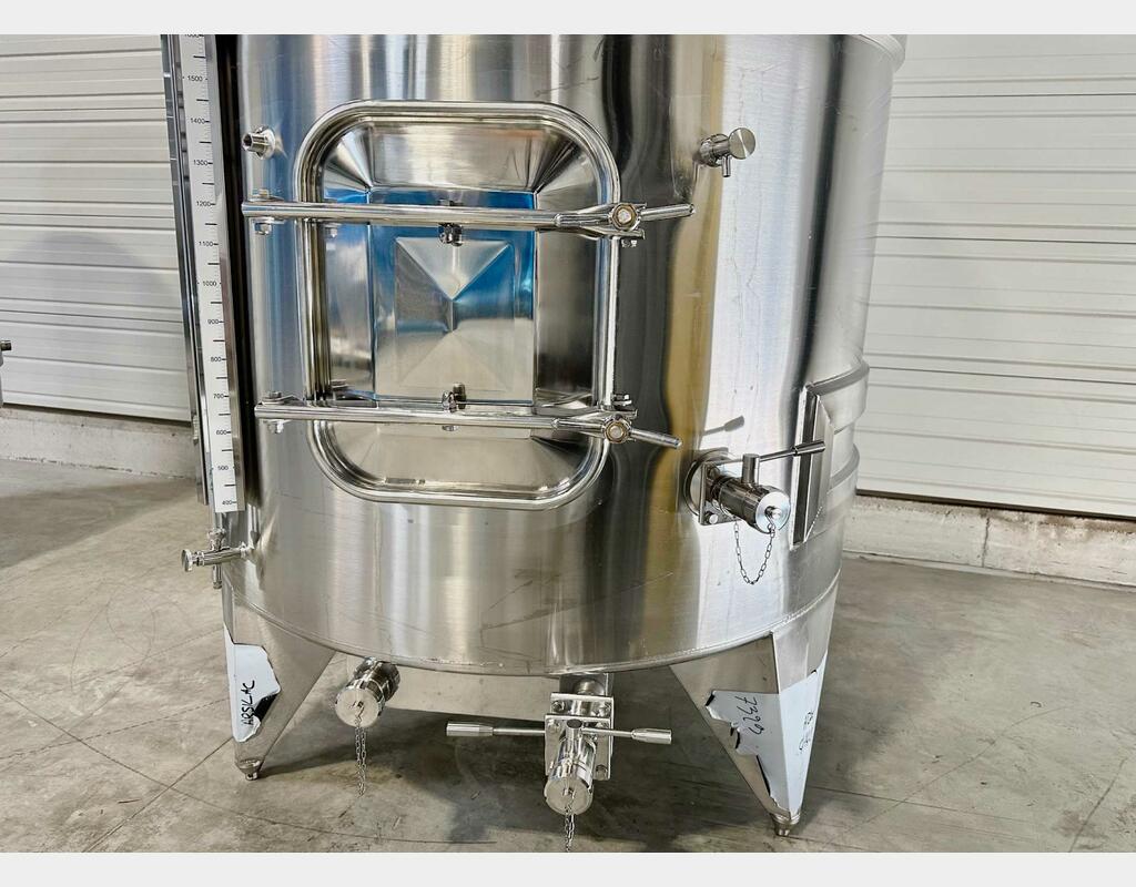 Cuve inox 316L - Circuit serpentin - Fond plat incliné - Fermée