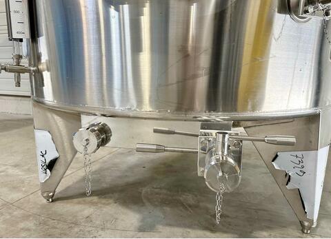 316L stainless steel tank - Coil circuit - Flat sloping bottom - Closed