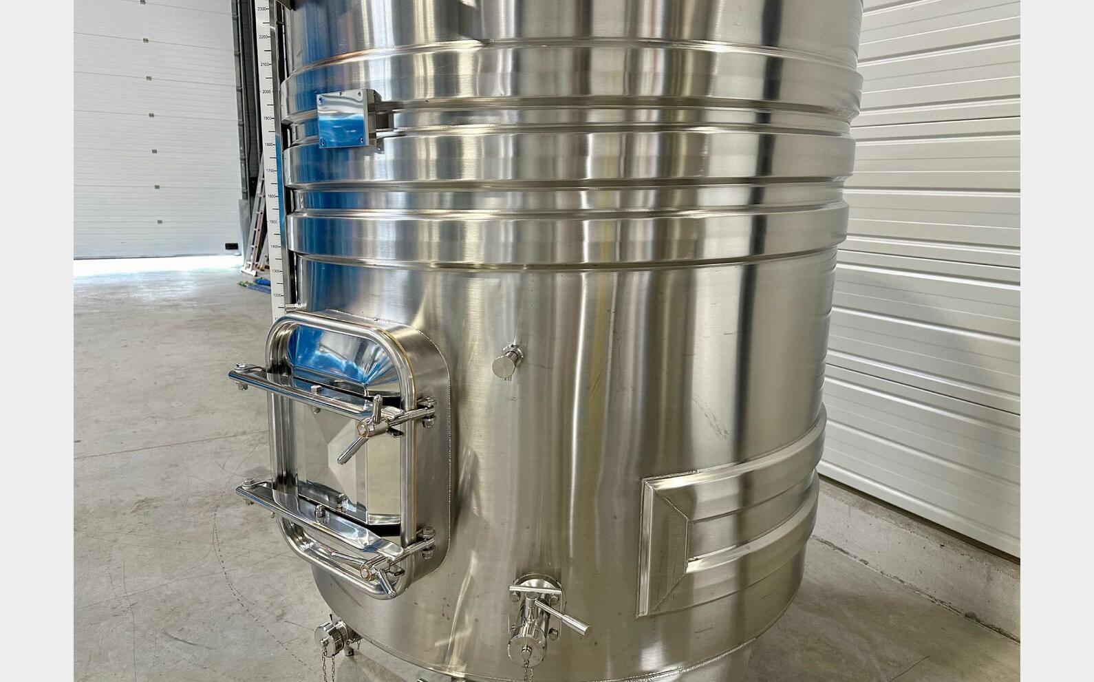 Cuve inox 316L - Circuit serpentin 25.4 HL (2 547 litres) ARSILAC