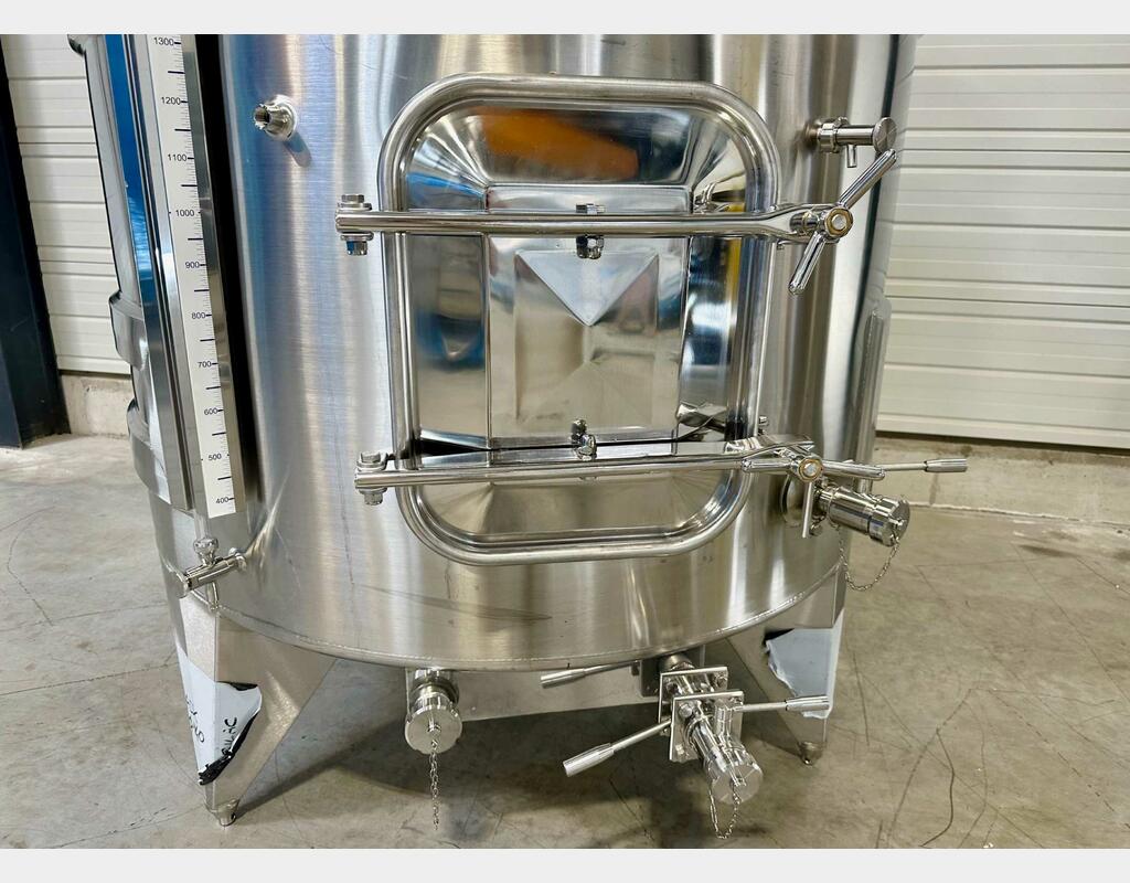 Cuve inox 316L - Circuit serpentin - Fond plat incliné - Fermée