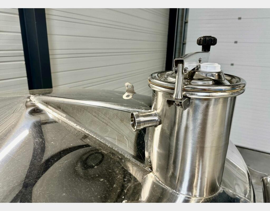 Cuve inox 316L - Circuit serpentin - Fond plat incliné - Fermée