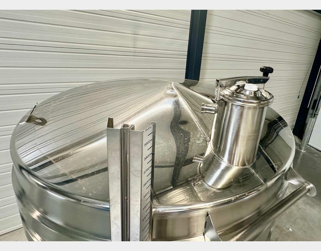 Cuve inox 316L - Circuit serpentin - Fond plat incliné - Fermée