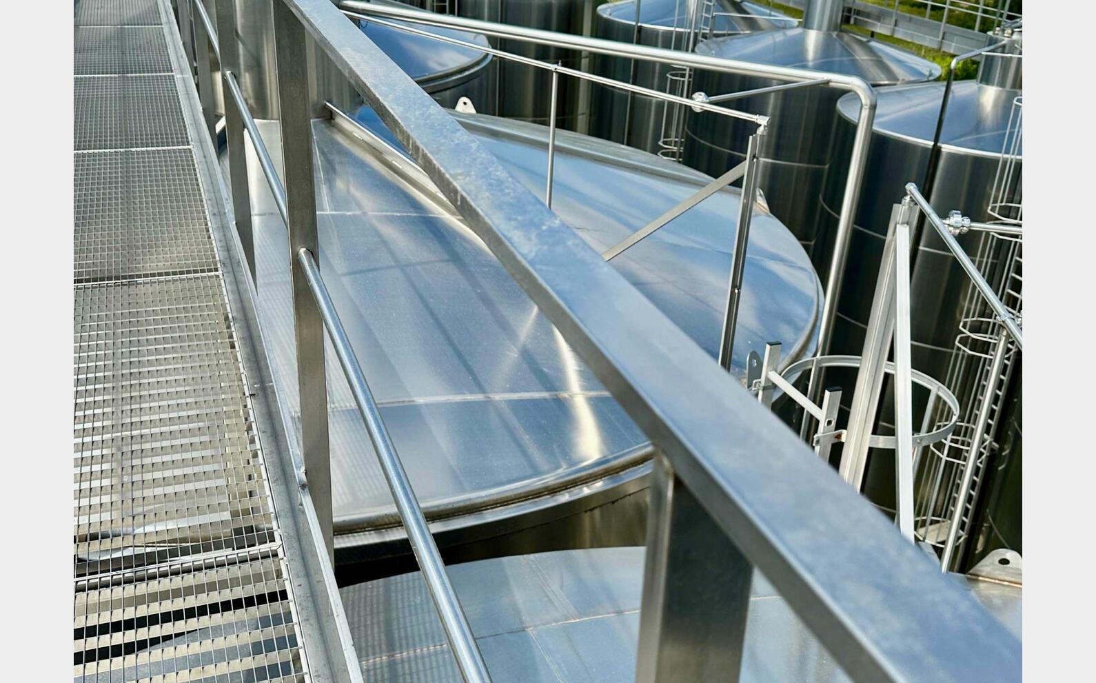 Stainless steel walkway Width : 800 mm