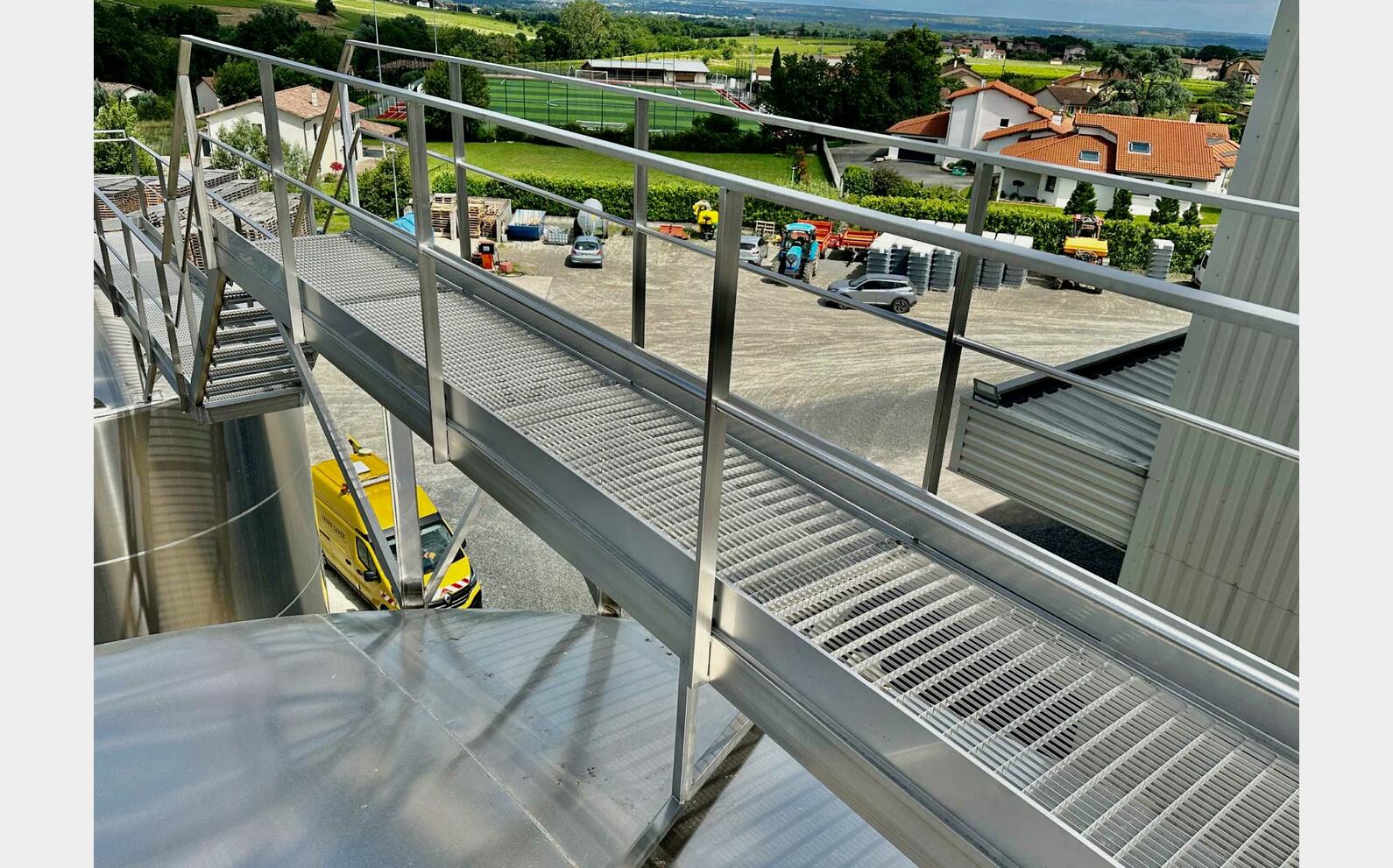 Stainless steel walkway Width : 800 mm