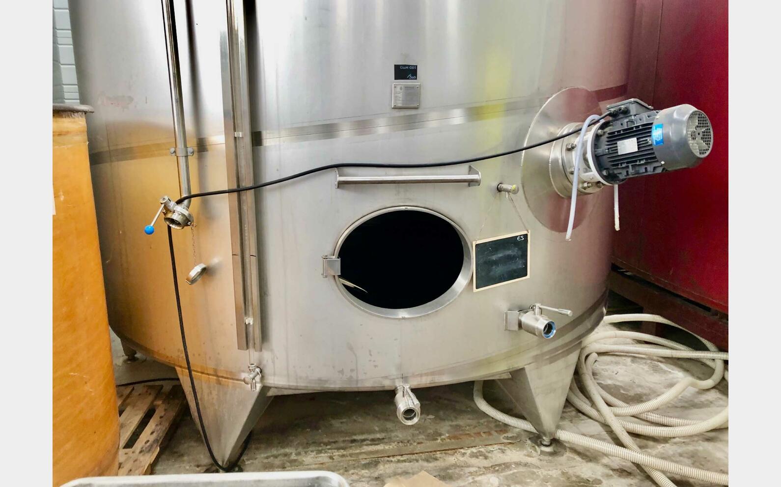 Cuve inox 304 - Agitateur 300 HL (30 000 litres) ARTINOX