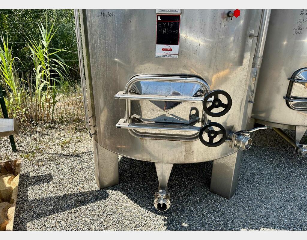 Cuve inox 316 - Fond conique sur pieds