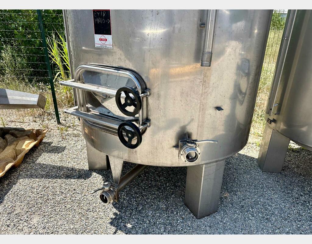 Cuve inox 316 - Fond conique sur pieds