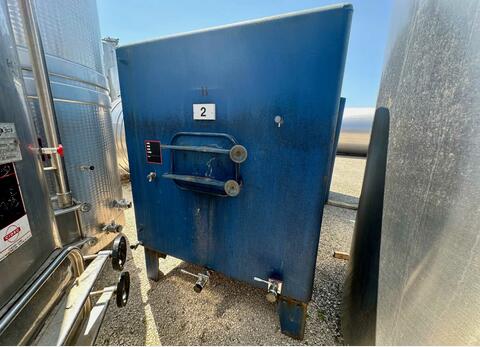 Coated steel tank - On feet