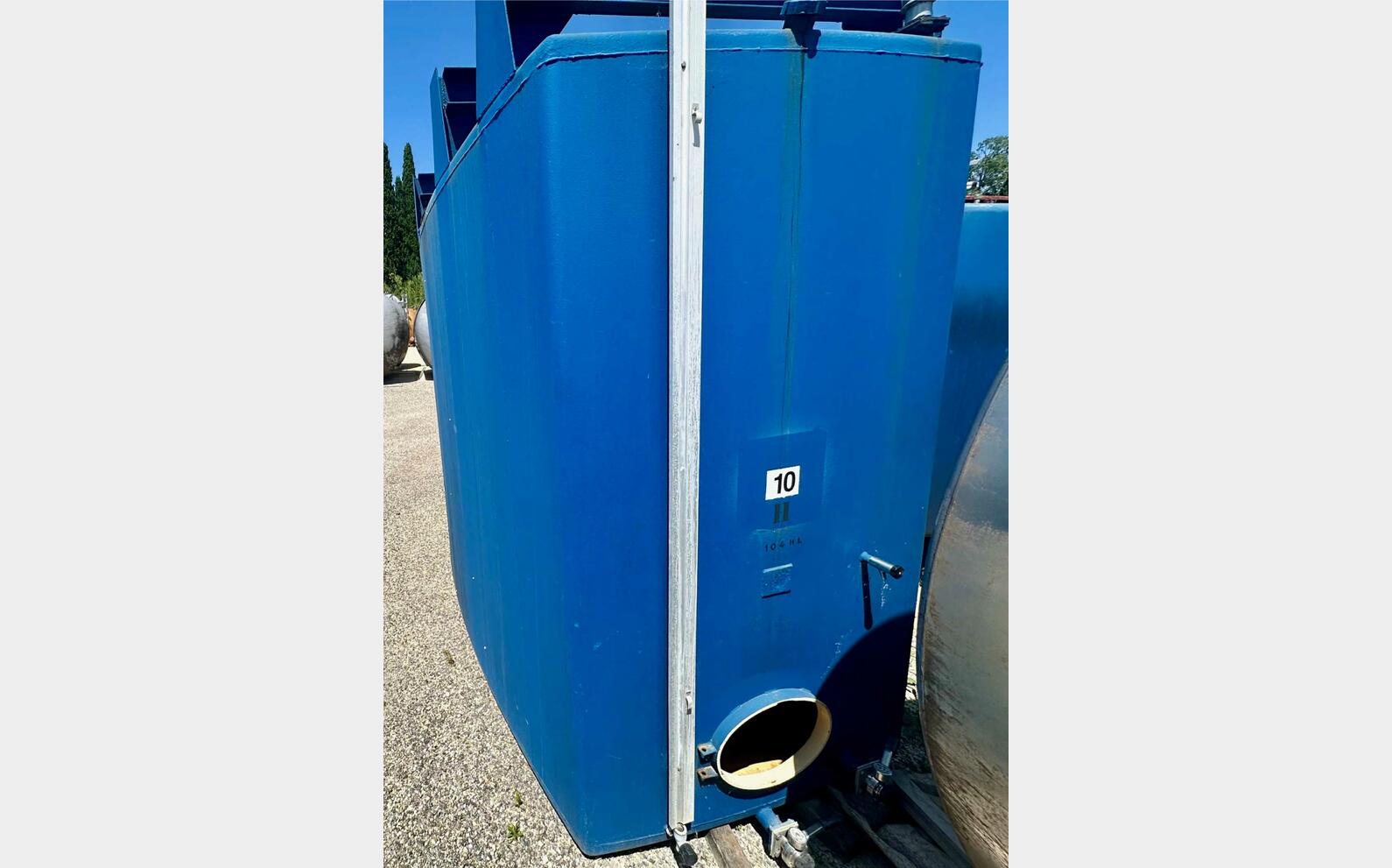 Cuve acier rev&ecirc;tu 105 HL (10 500 litres)