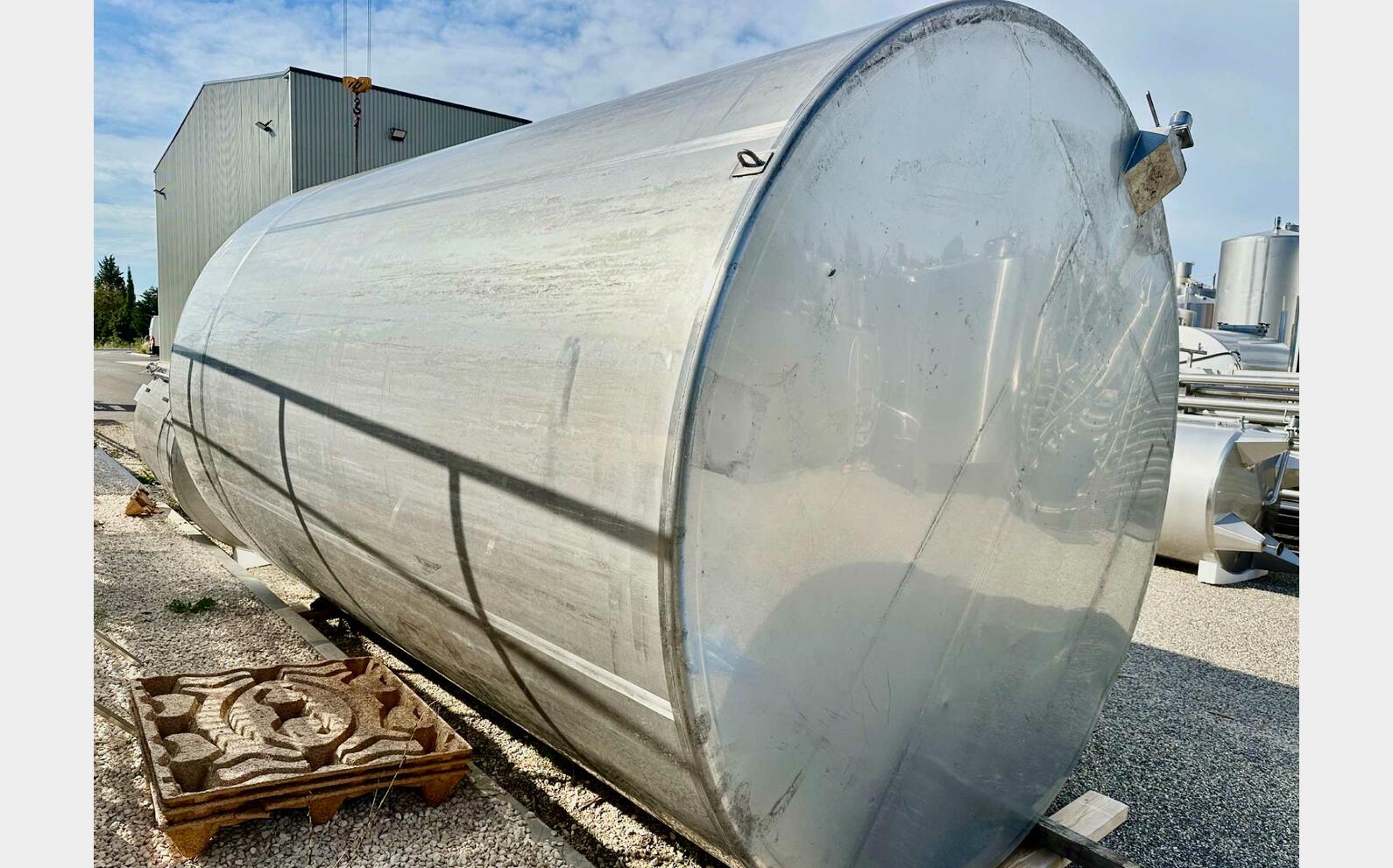 Cuve inox - Fond plat 300 HL (30 000 litres)