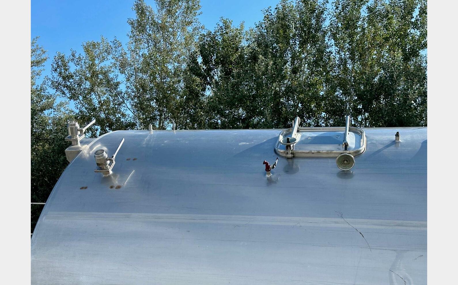 Cuve inox - Fond plat 300 HL (30 000 litres)