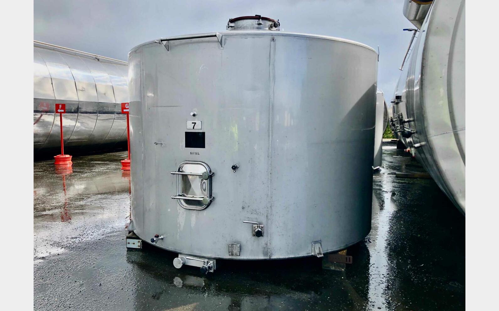 Cuve inox 304 &agrave; fond plat 155 HL (15 500 litres)