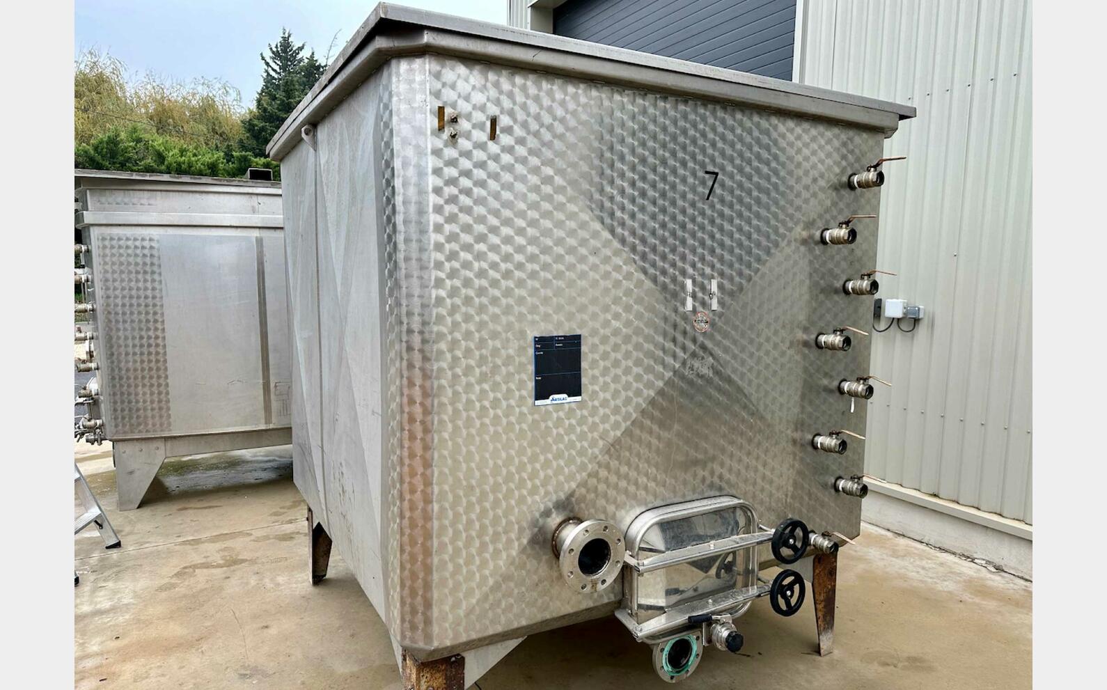 304 stainless steel tank - Rectangular 70 HL (7,000 litres) BRESSANE 