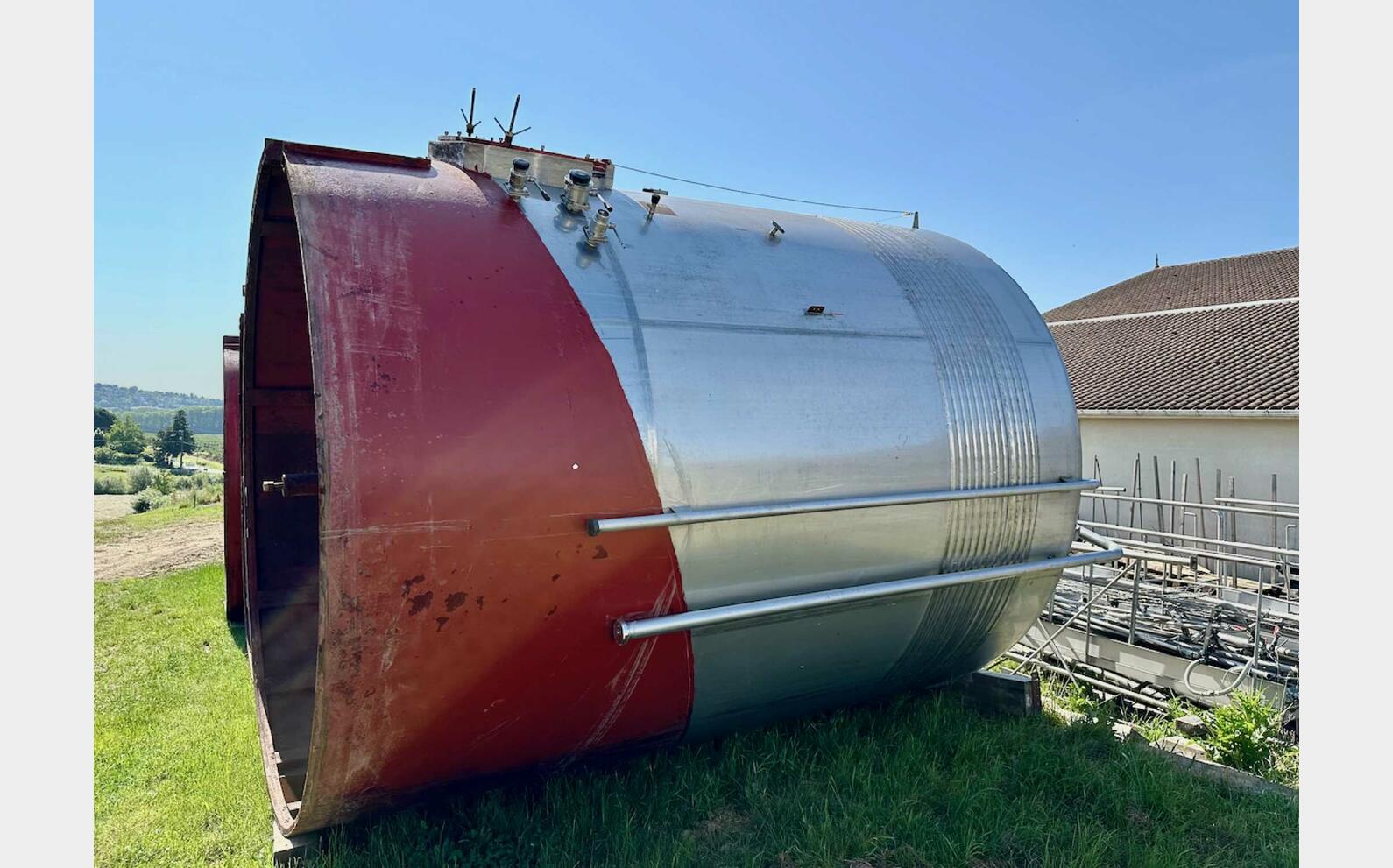 Cuve inox 304 - Thermor&eacute;gul&eacute;e 289 HL (28 900 litres) VAUTIER
