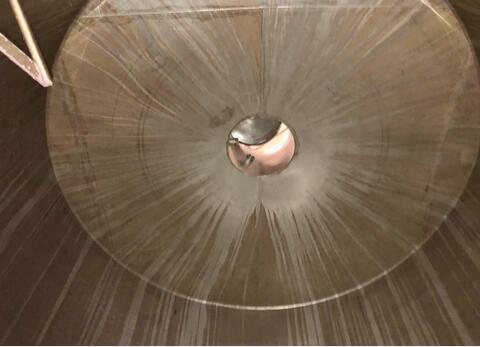 304 stainless steel tank - Temperature-controlled - Vertical, sloping bottom 22% on skirt