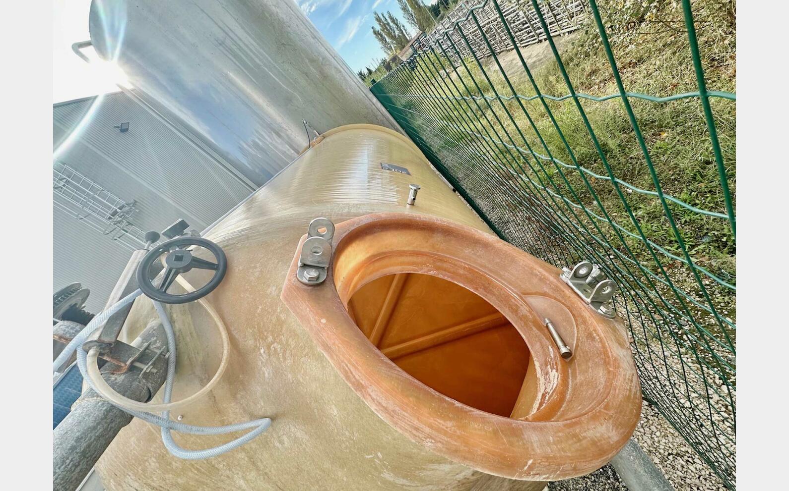 Cuve fibre - Sur pieds 100 HL (10 000 litres) CMP