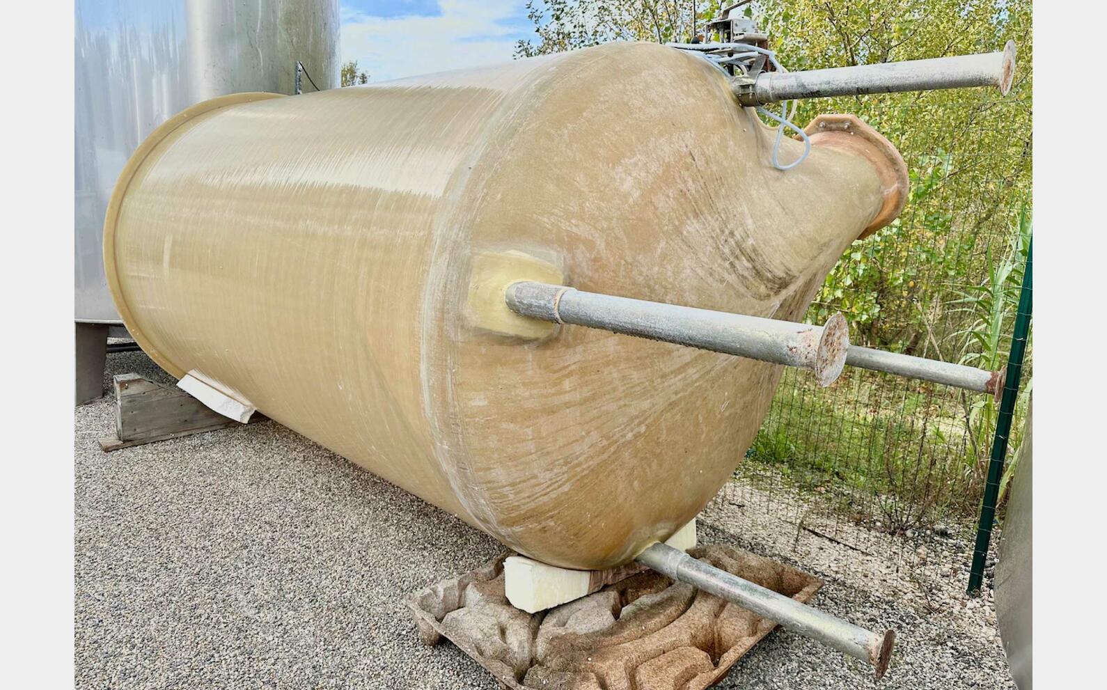 Cuve fibre - Sur pieds 100 HL (10 000 litres) CMP