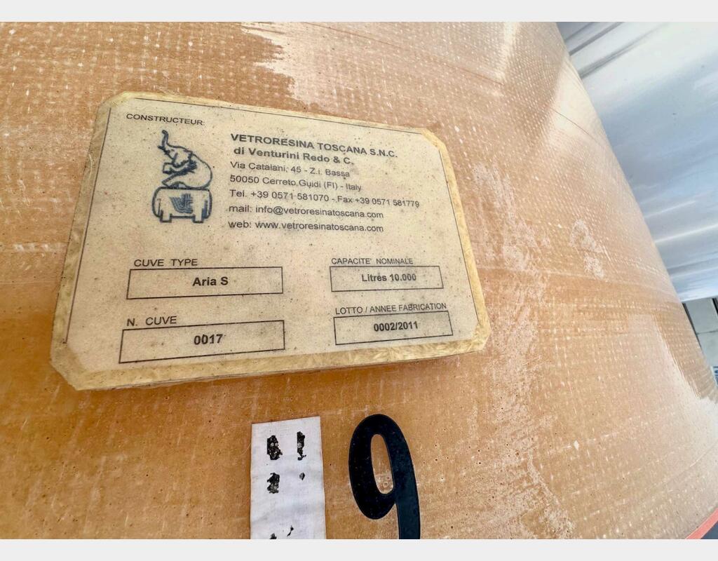 Cuve fibre à Chapeau flottant - Verticale fond bombé sur pieds