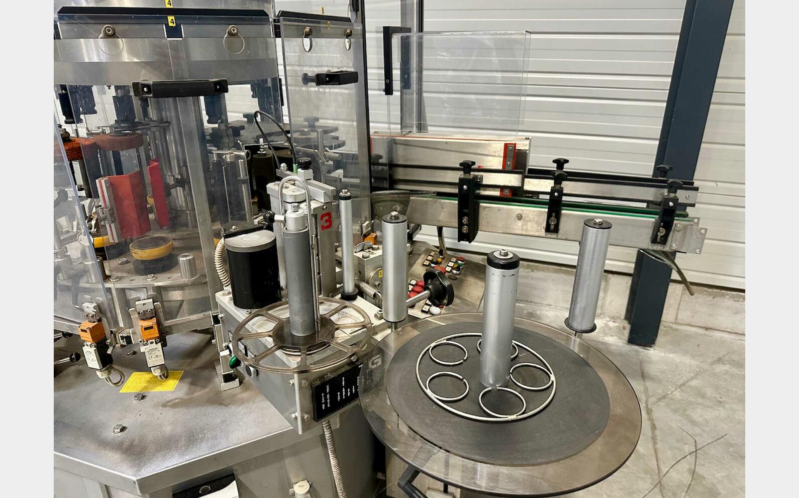 Adhesive labeller 6000 Bt/h 6000 bottles/hour GAVAGNINO & GATTI